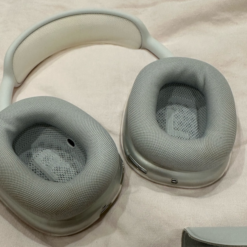 Apple AirPod max !!! - Picture 5 of 5